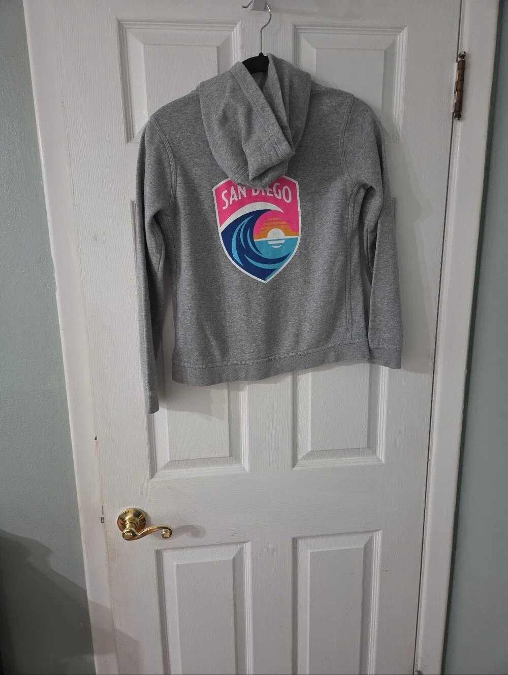 Nike Girls Gray Hoodie with Navy WAVE FC Logo And San Diego Graphic.  L